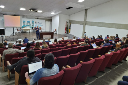 TREINAMENTO PARA EFETUAR O CADASTRO NO SISTEMA E-SCI EM ITAJAÍ