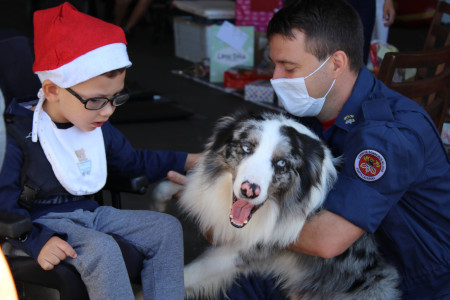 NATAL COM CÃES E PACIENTES DA NEUROFUNCIONAL NO QUARTEL DE CHAPECÓ