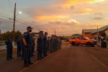 PROMOÇÃO DE BOMBEIROS COMUNITÁRIOS E ENTREGA DE PICK UP 4X4 (AR-154) EM IPUAÇU