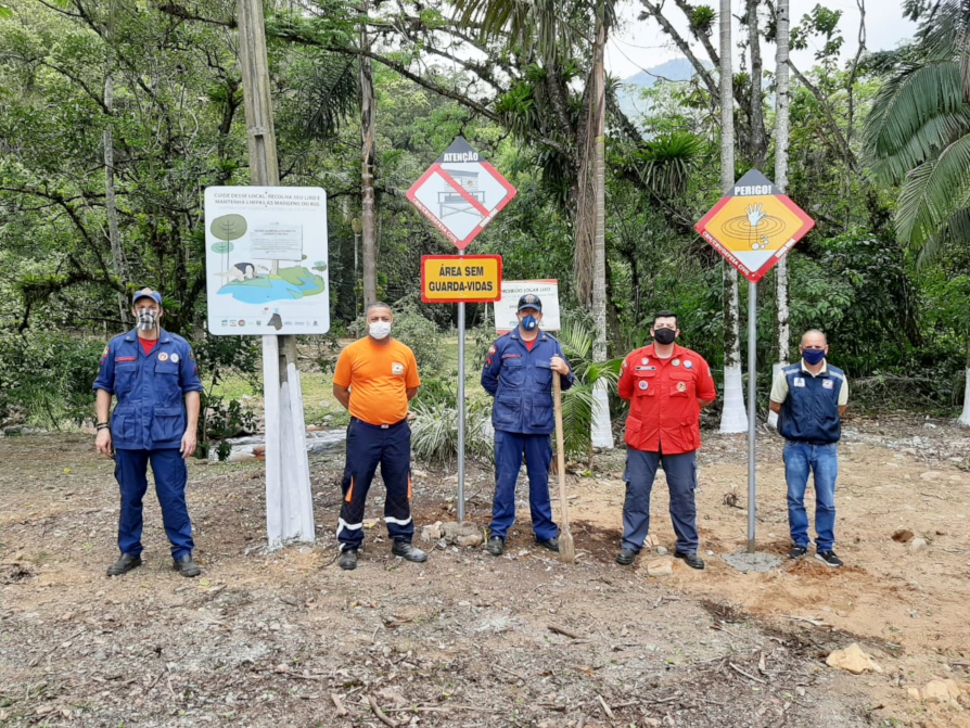 20 10 21 Prevencao em afogamentos Joinville placas